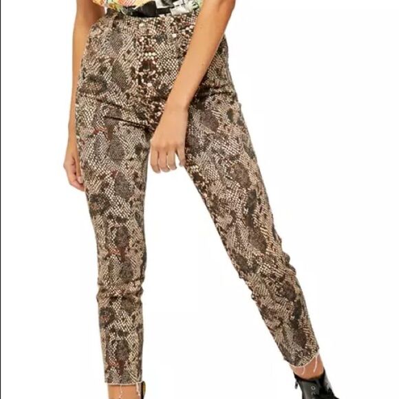 We the Free High Waist Denim Snake print raw hem Leggings - FREE PEOPLE - Picture 1 of 9